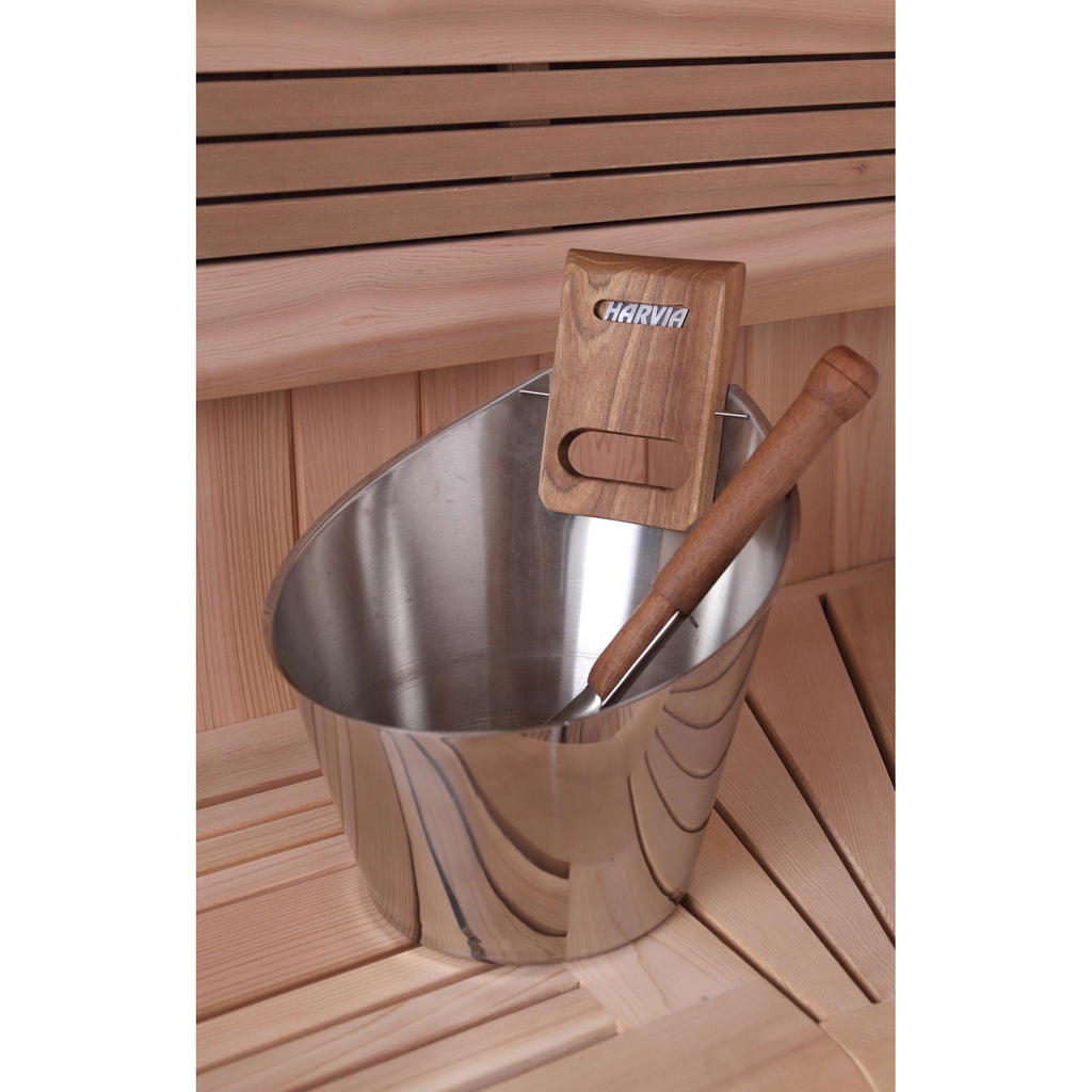 バケツや柄杓、また砂時計や温湿度計と充実の付属品ですぐにサウナをお使いいただけます