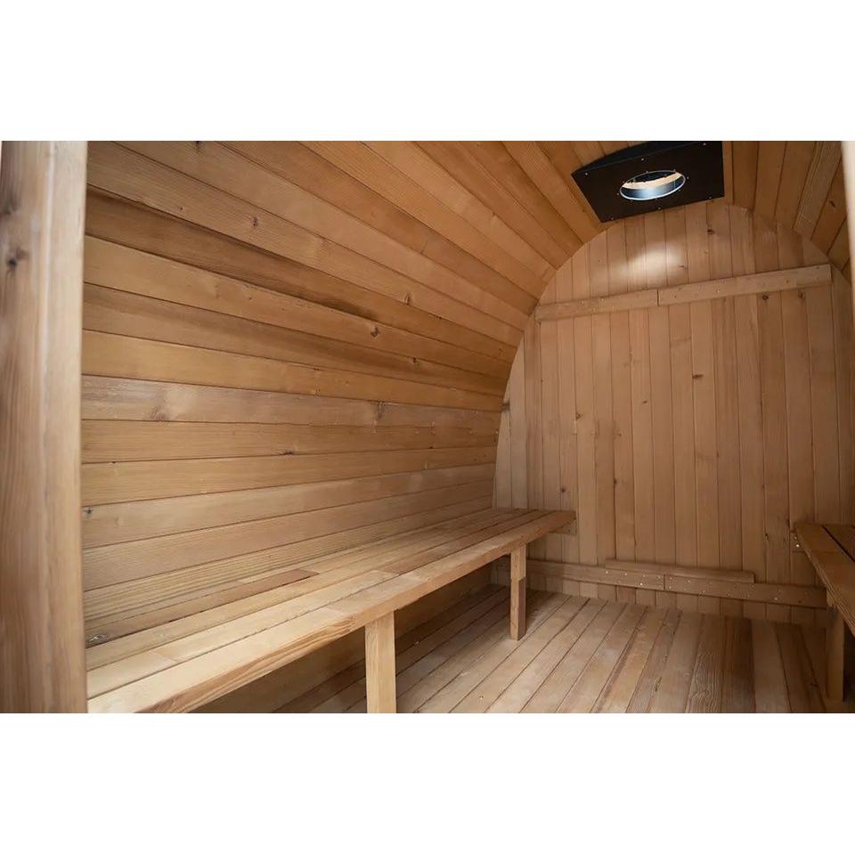 木材を活かしたシンプルな内観