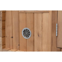 サウナ室に新鮮な空気を取り込む通気口も完備