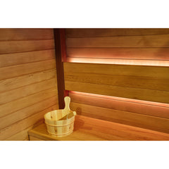 高い耐久性と美しい木目のレッドシダーを使用