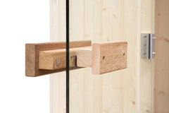 丁寧な仕上げの木製ドアハンドル