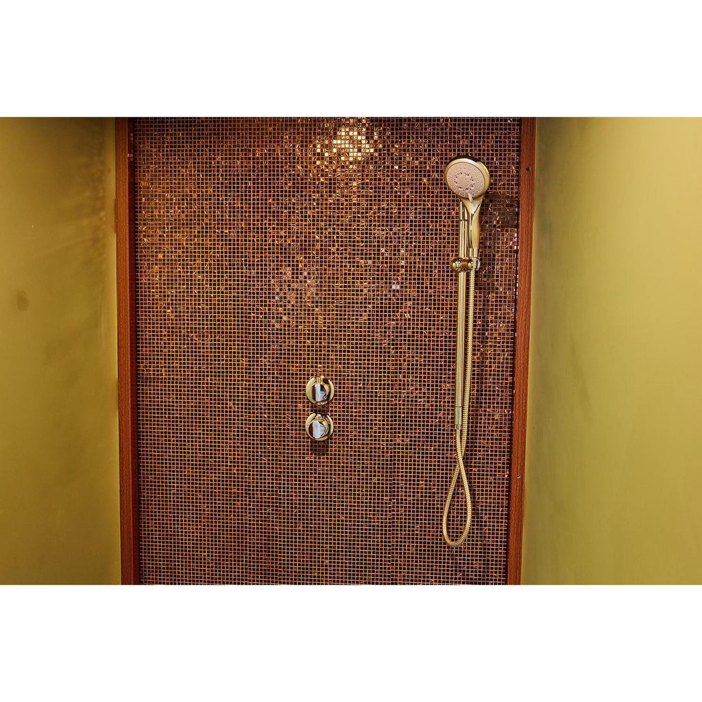 男女別々に利用できる2つのシャワールーム付き