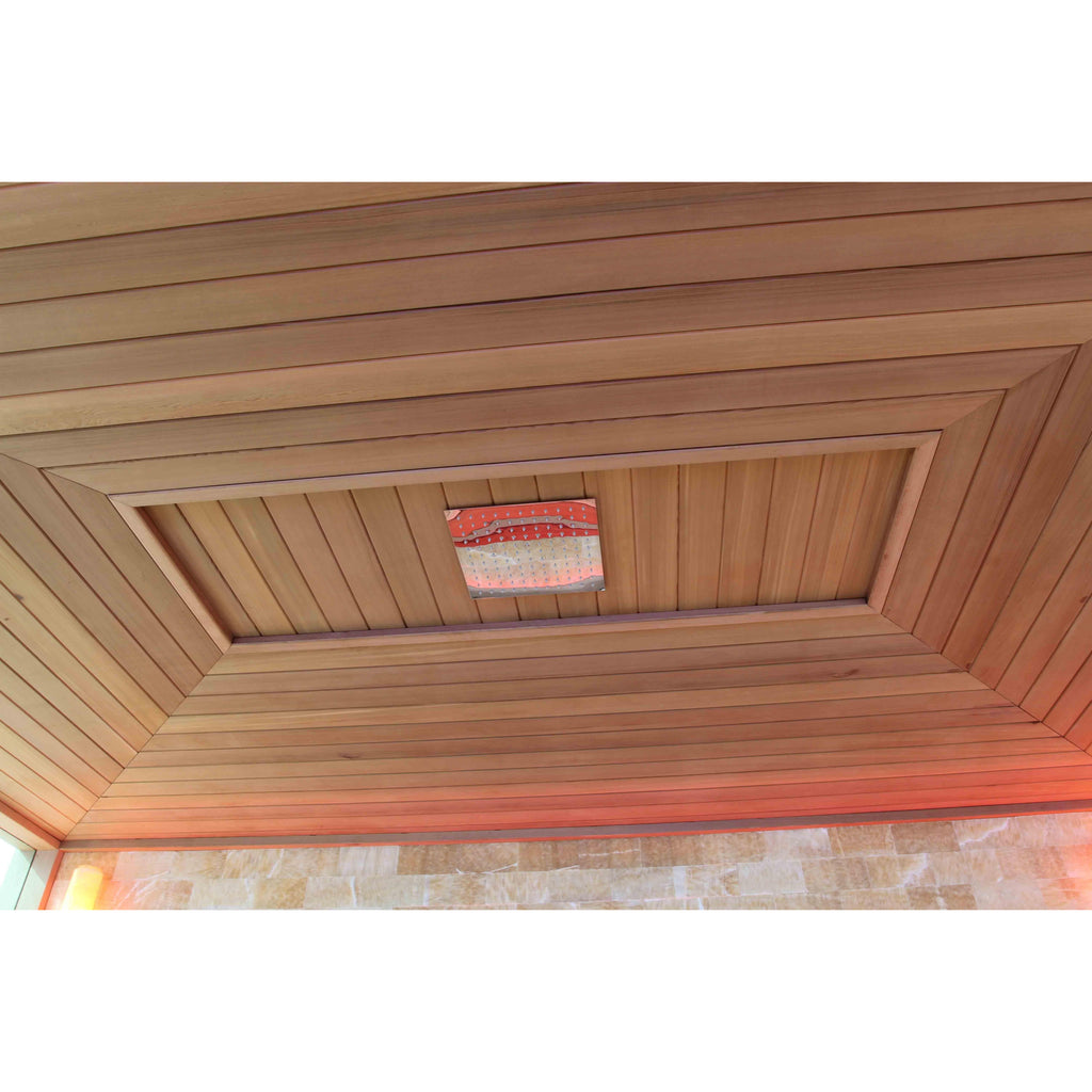 天井には大型ストーブにも対応できる遮熱板付き