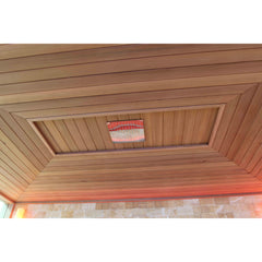 天井には大型ストーブにも対応できる遮熱板付き