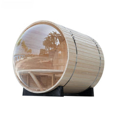 背面からも光が入り開放的な内部でリラックス