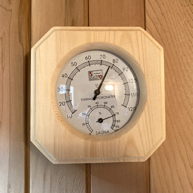 サウナに合う木製の温湿度計付き