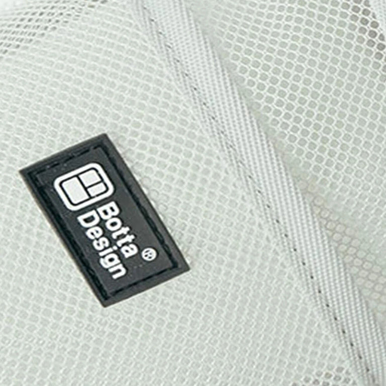 丈夫で水濡れにも強いポリエステル製