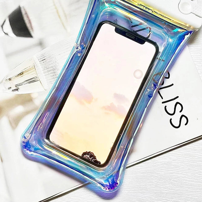 サウナやプールでしっかりスマホを水から保護し、そのまま使うことができます