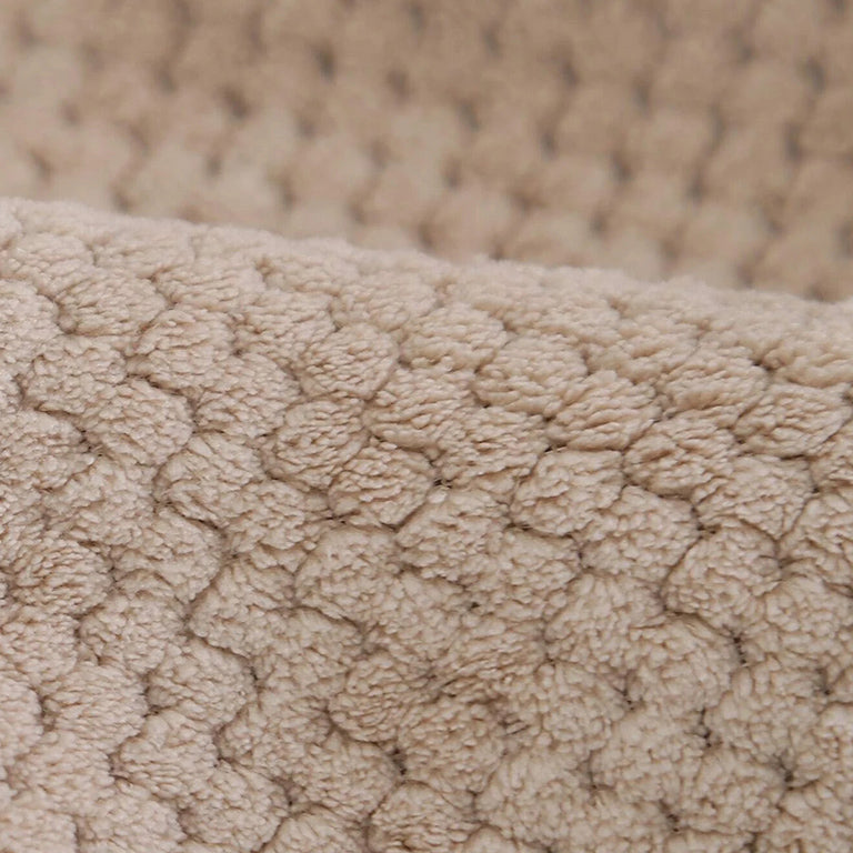 場所や用途を選ばない無地デザイン